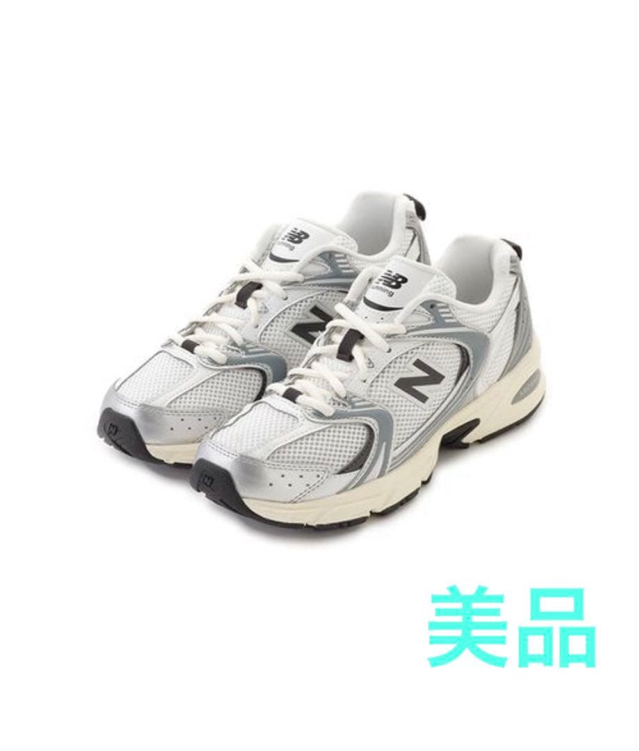 靴 emmi New Balance U530