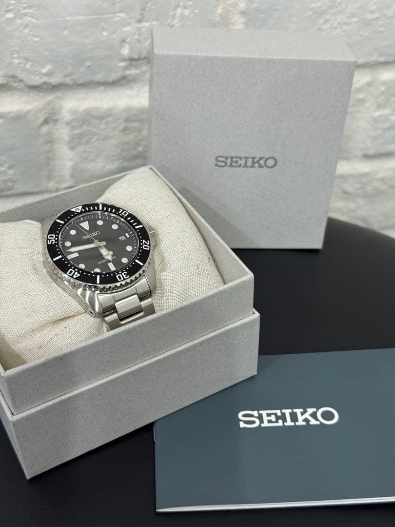 ピラメキーノSEIKO ダイバーズウォッチ ソーラー　黒/シルバー