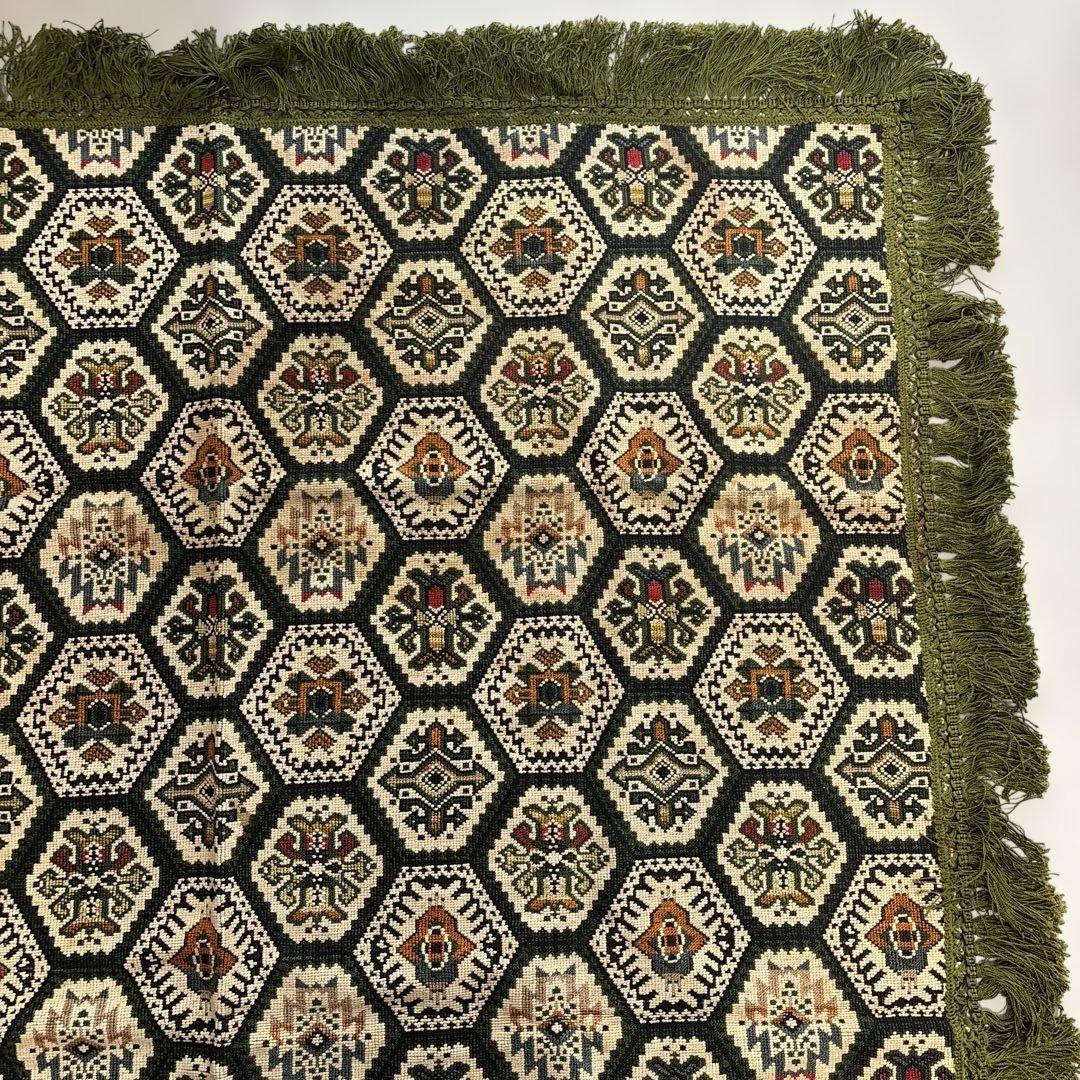 ヴィンテージ　絨毯　レトロ　ラグ　カーペット