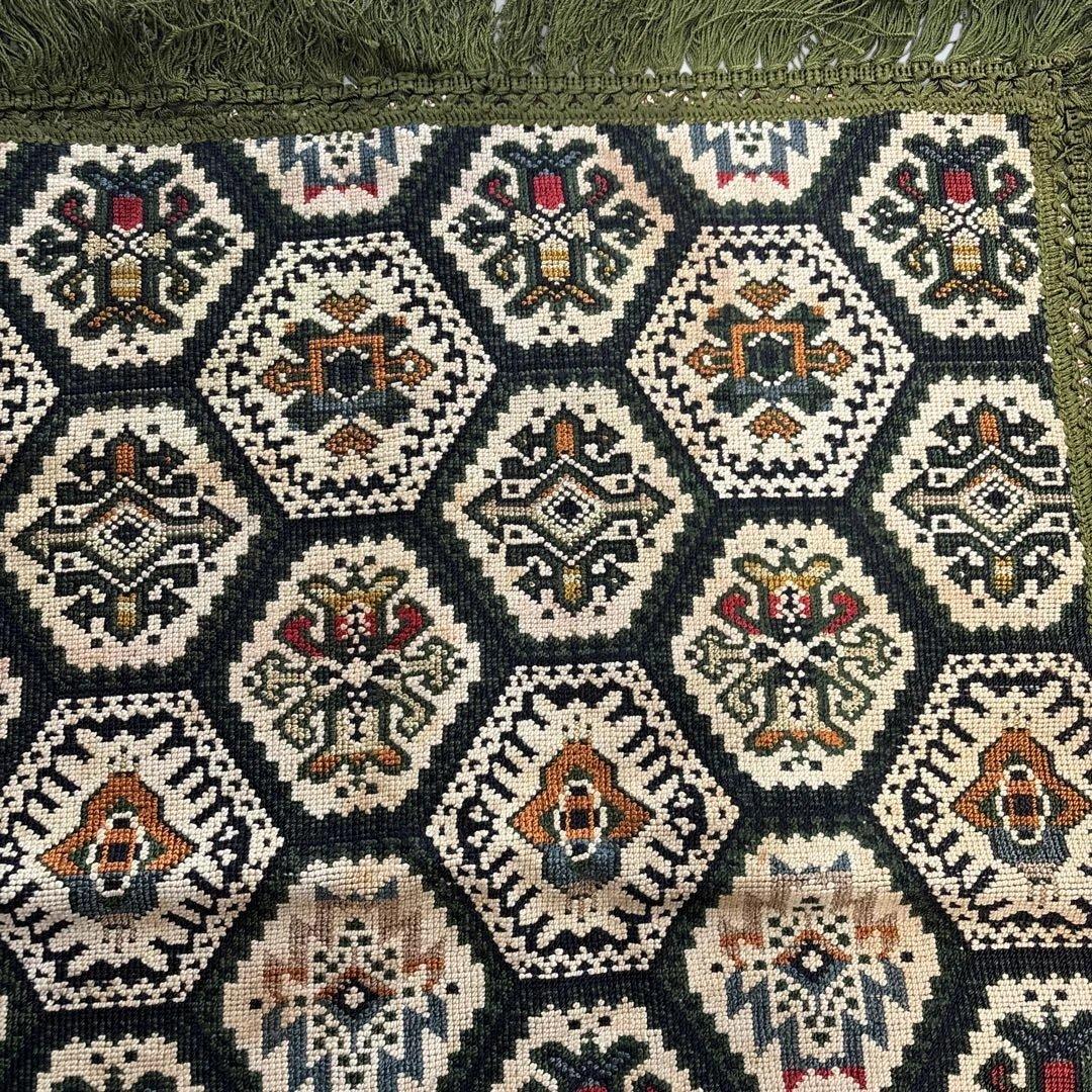 ヴィンテージ　絨毯　レトロ　ラグ　カーペット