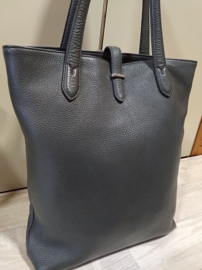 ペッレモルビダトートバックグレー