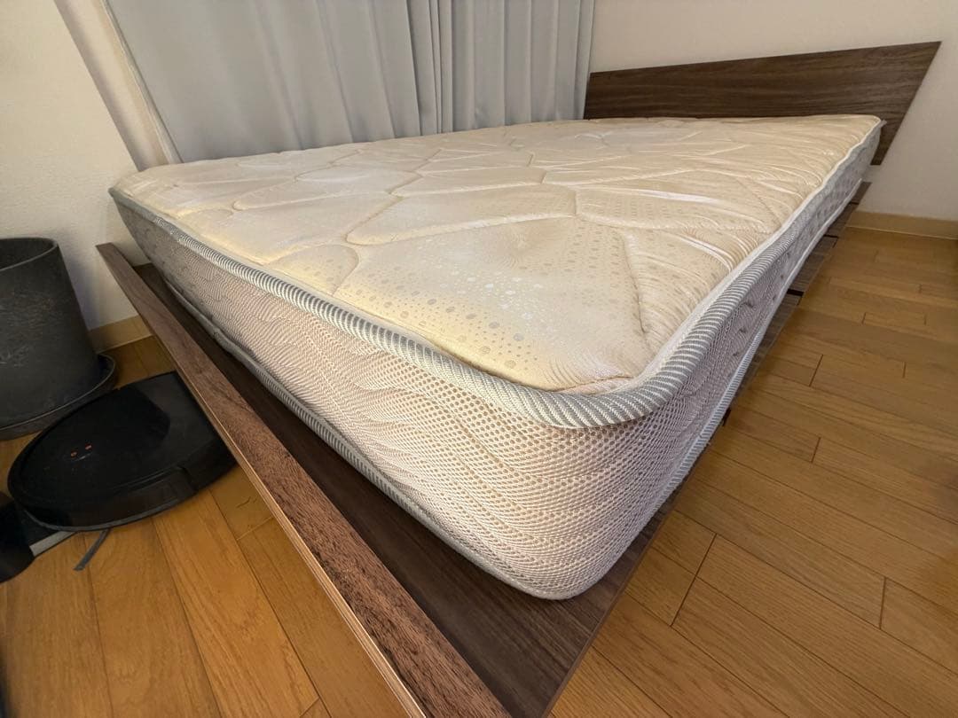 【美品】モダンデザイン ローベッド「E-go（イーゴ）」　セミダブル