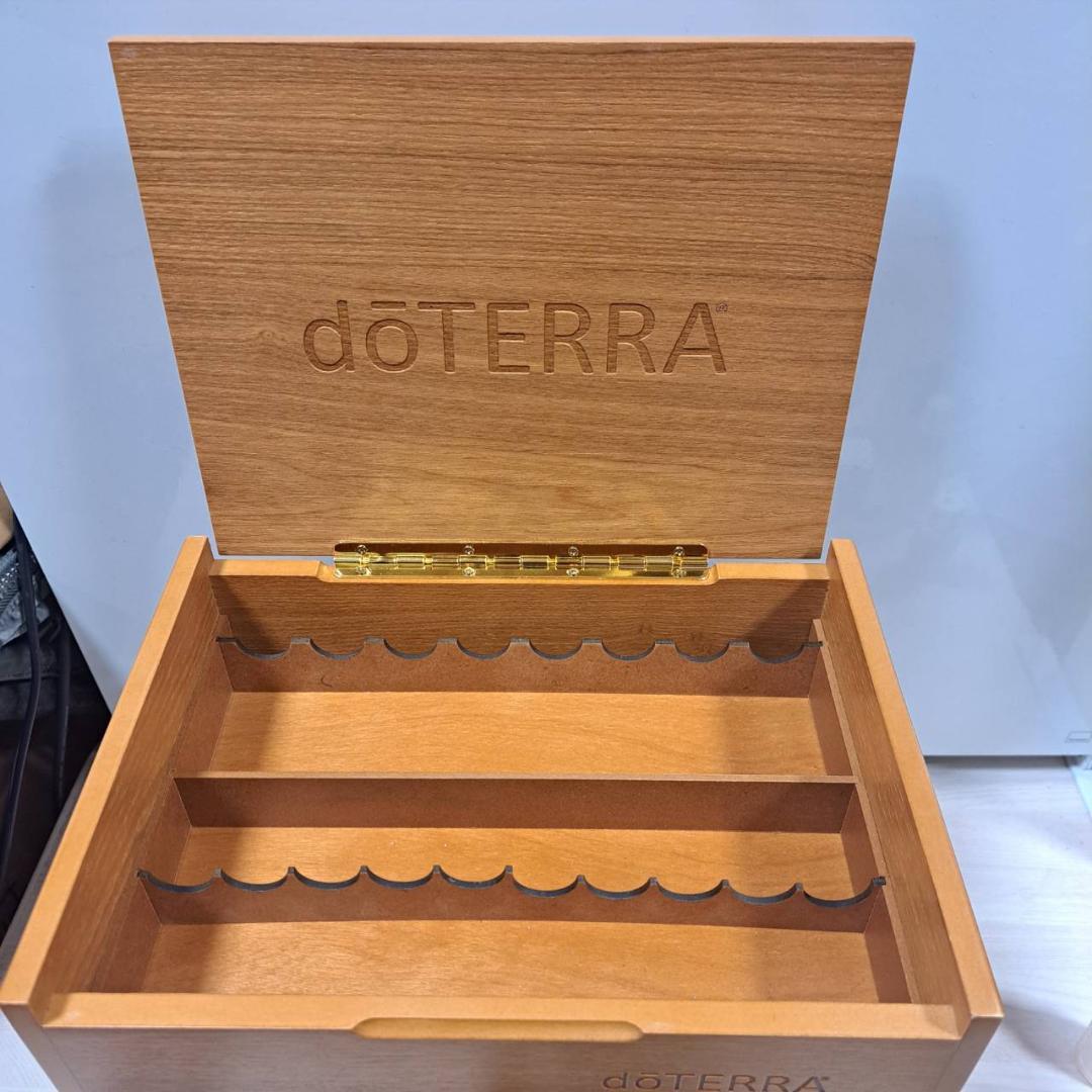 doterra　オイル52本　ロールオン8本　まとめ売り　ウッドボックス3段付