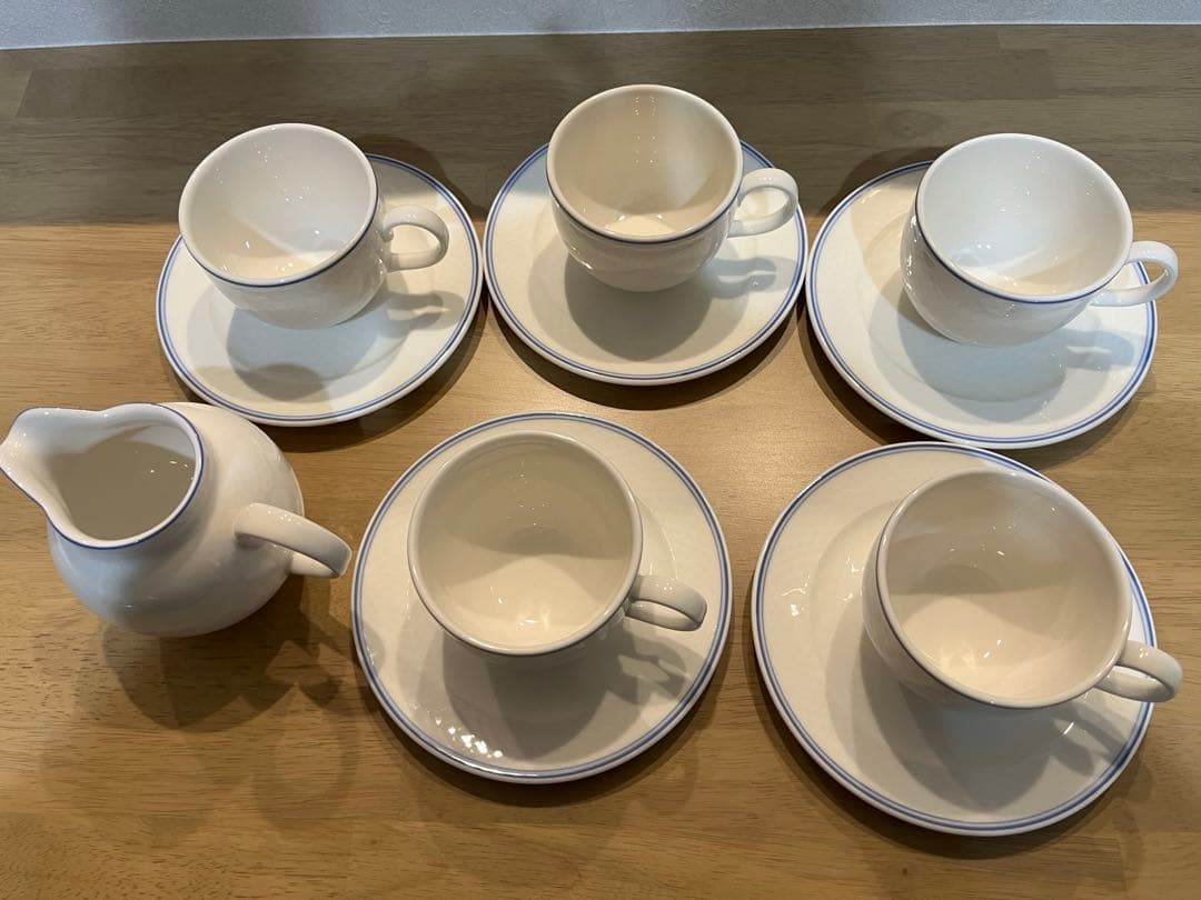 ビレロイ&ボッホ Tipo Blueカップ&ソーサー5客、クリーマー