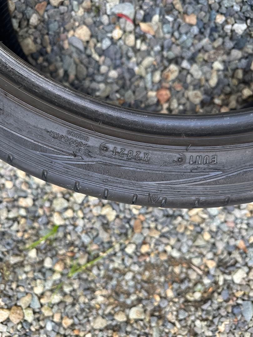 ②ダンロップ 19インチ 235/40 R19サマータイヤ　2本