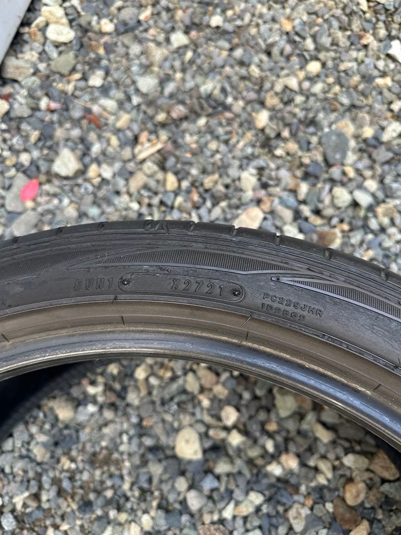 ②ダンロップ 19インチ 235/40 R19サマータイヤ　2本