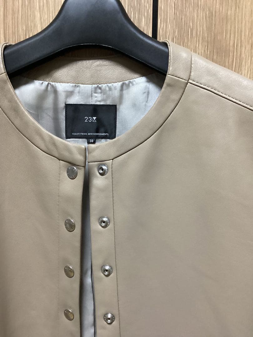 23区【中村アンさん着用】シープレザーノーカラージャケット　ベージュ系　38