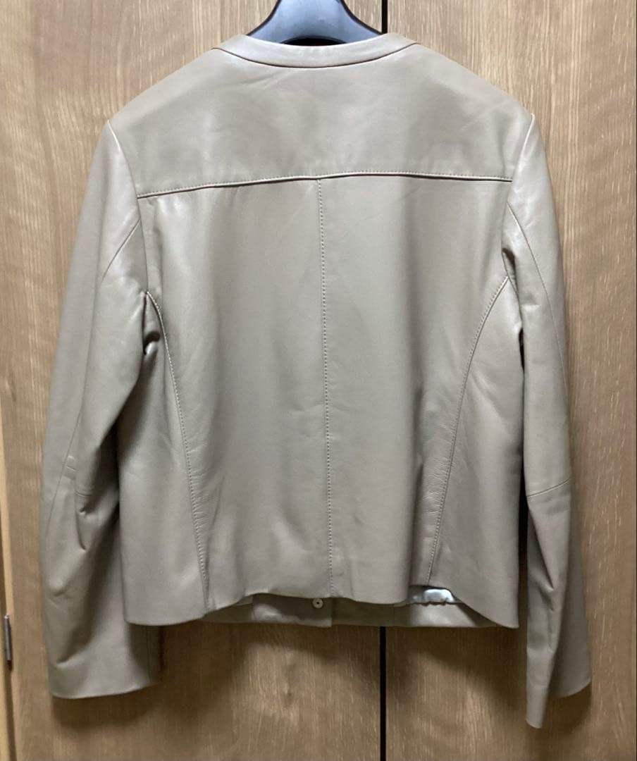 23区【中村アンさん着用】シープレザーノーカラージャケット　ベージュ系　38
