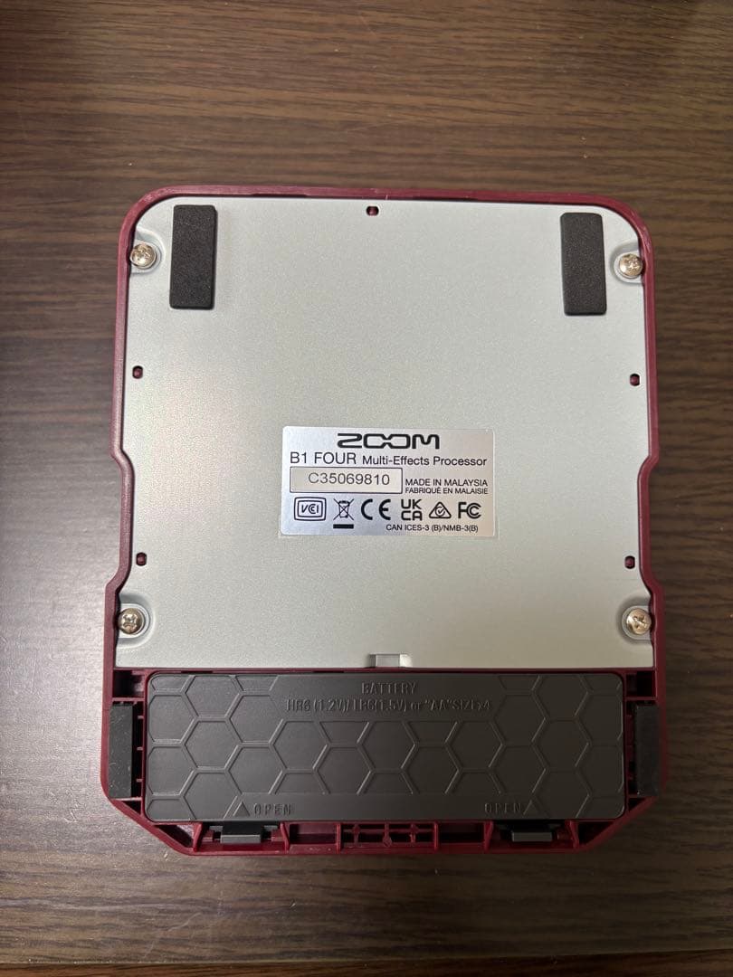 ZOOM B1 FOUR マルチエフェクトプロセッサー