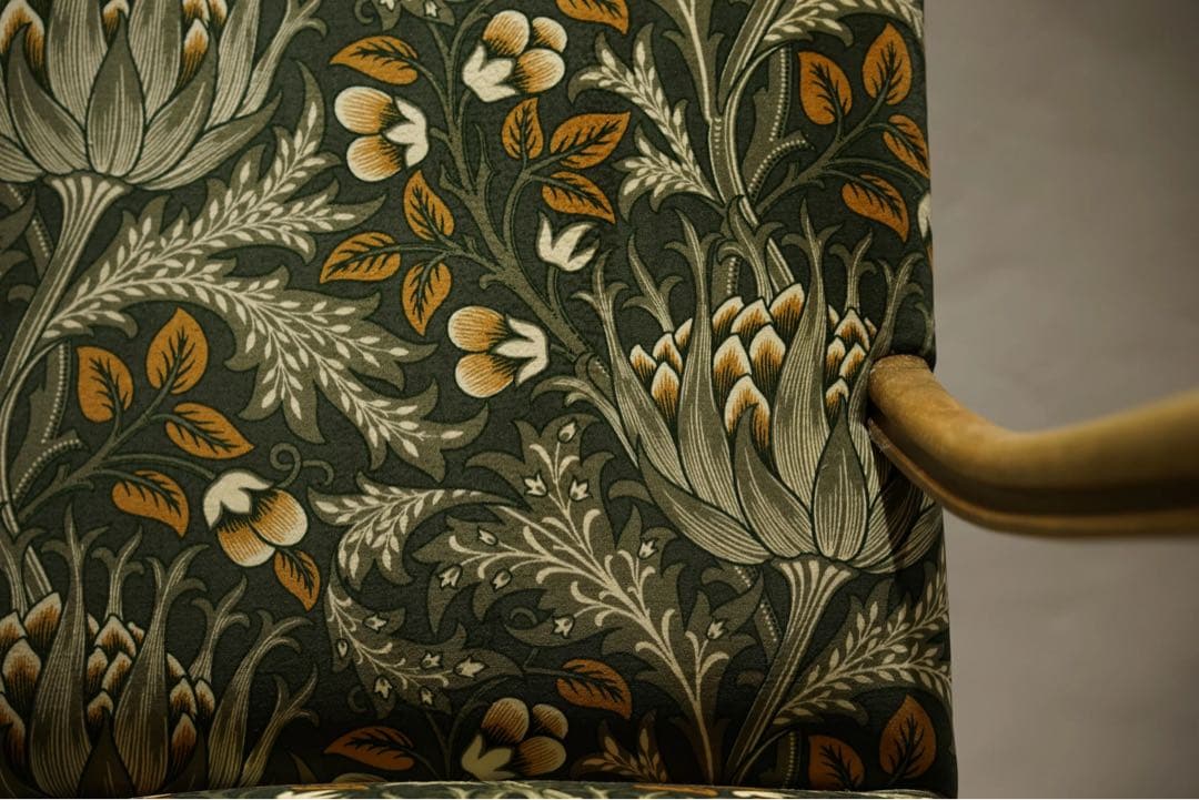 イギリスアンティーク　アームチェア　ヴィクトリアン様式WilliamMorris