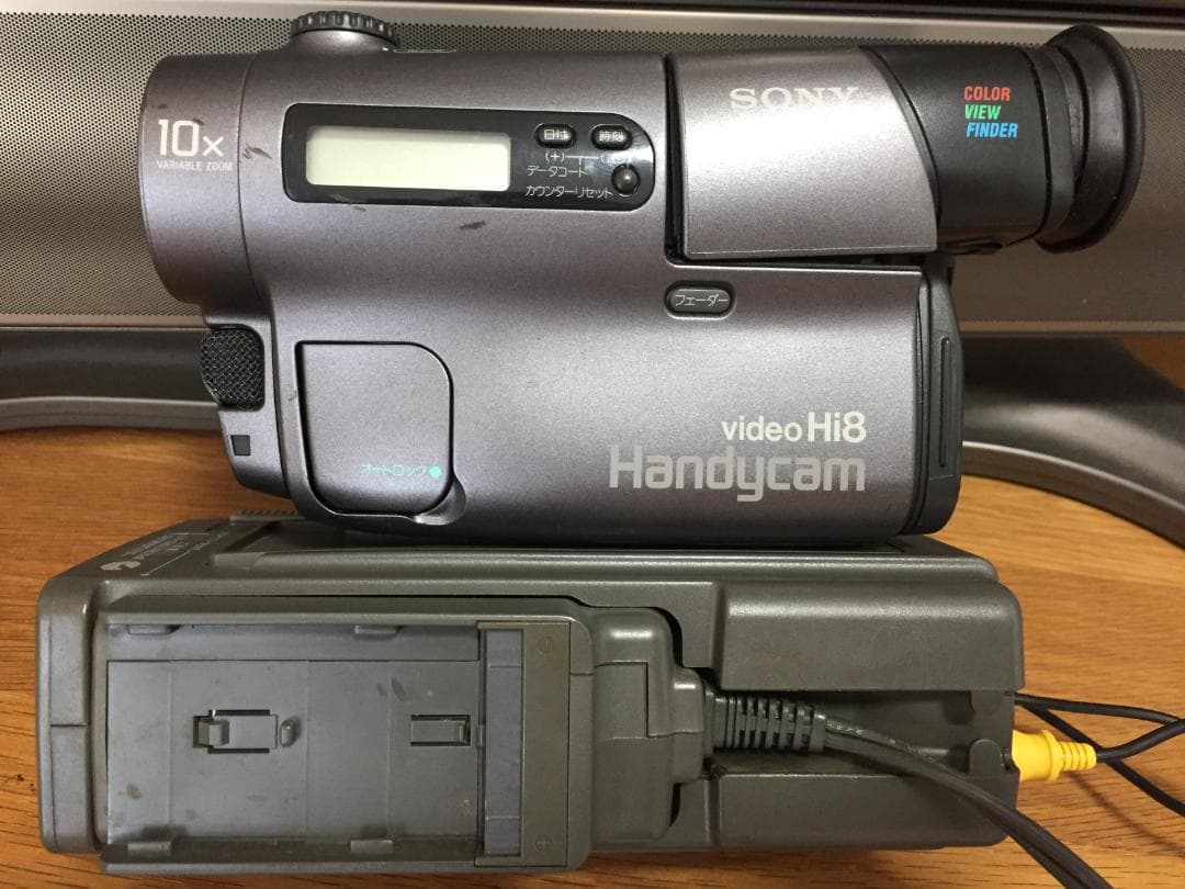 美品　撮影再生ダビングOK　SONY　CCD-TR3　付属品あり　Hi8
