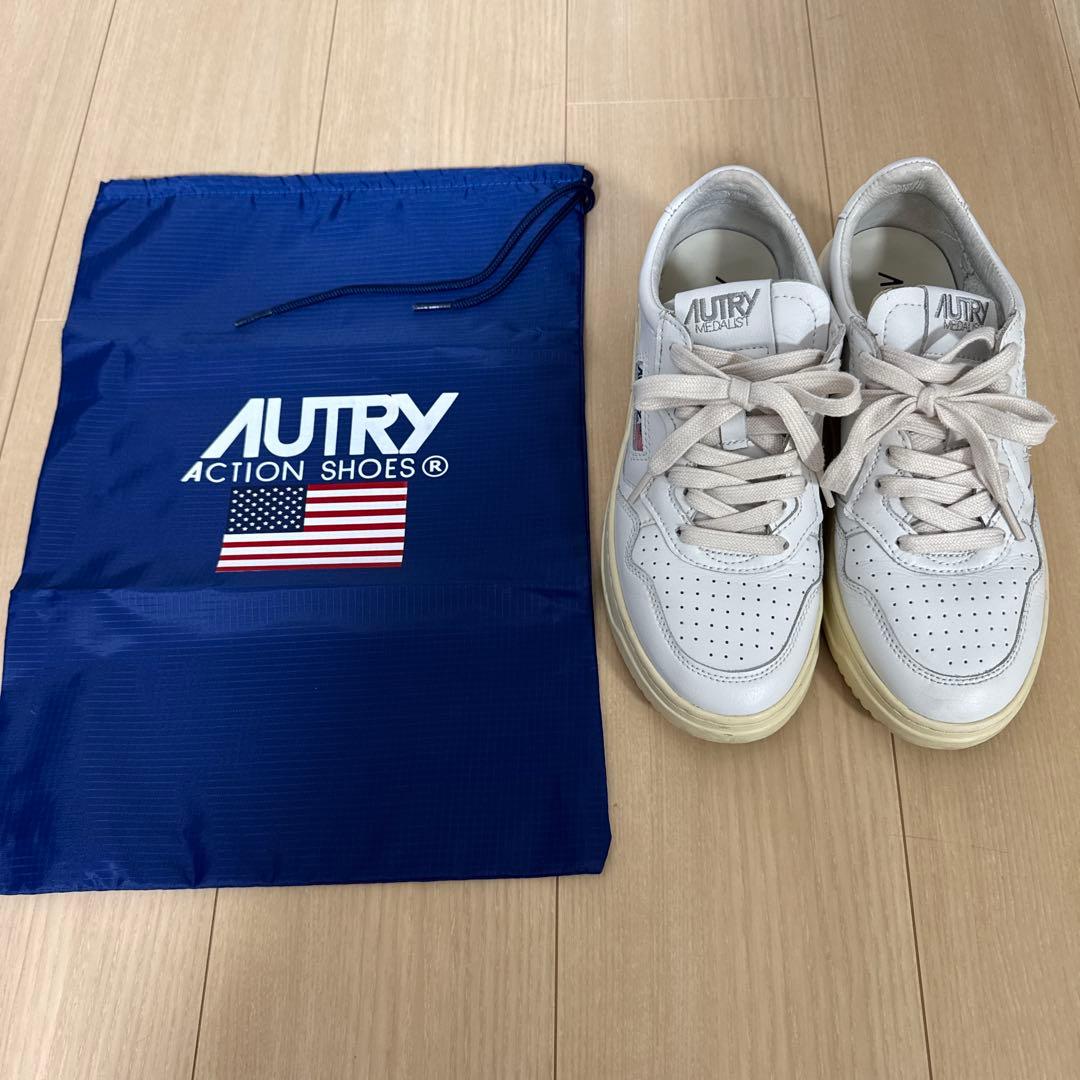 AUTRY/オートリー MEDALIST LOW WOM 24cm