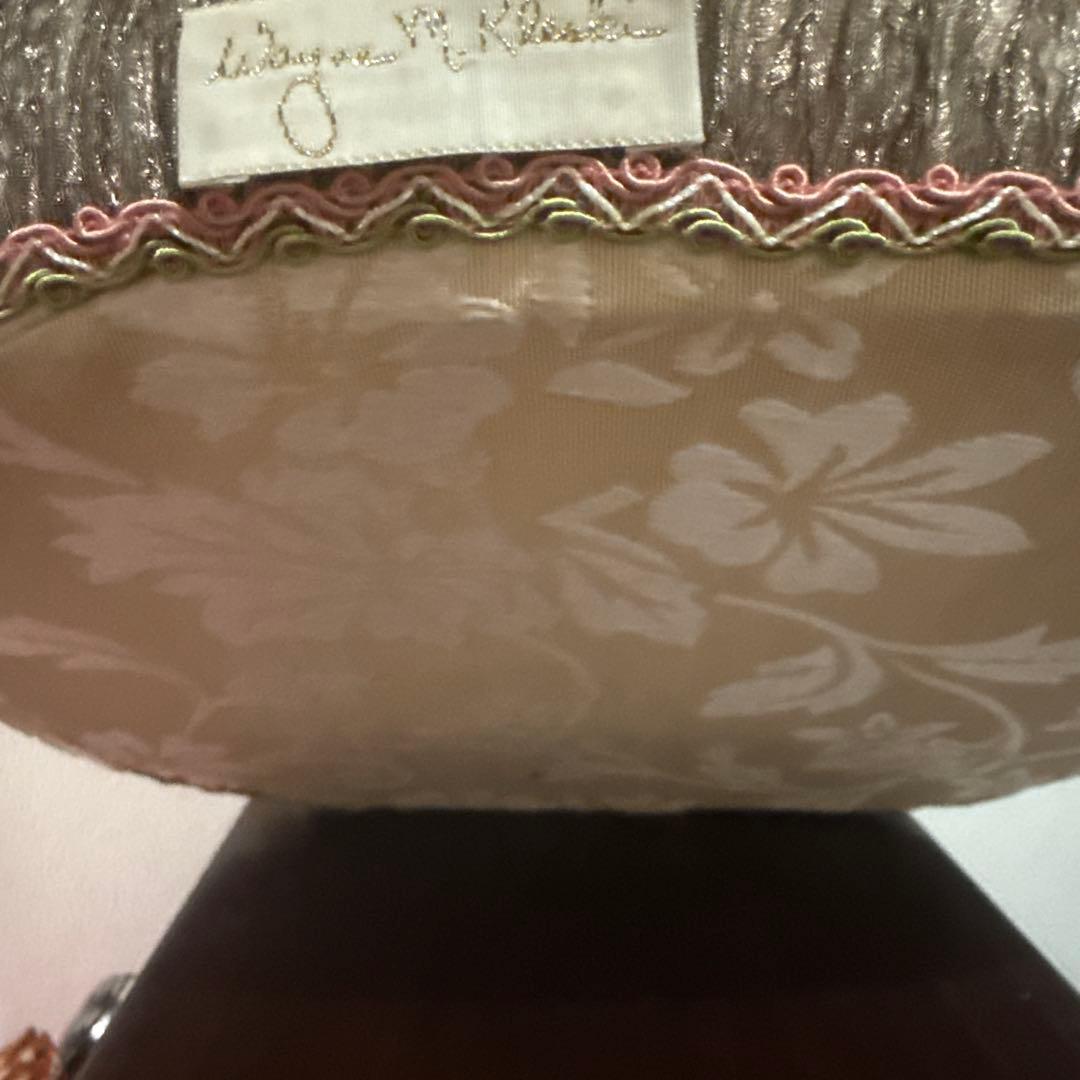 猫の豪華な衣装の人形