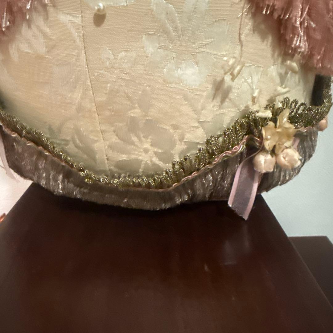 猫の豪華な衣装の人形