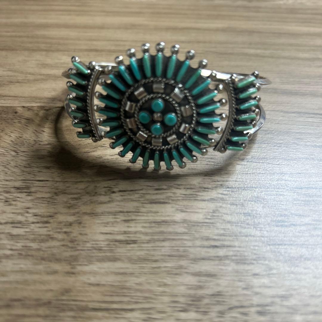 『ZUNI族』　ニードルポイント　ターコイズ　バングル　オールドポーン値下げ中