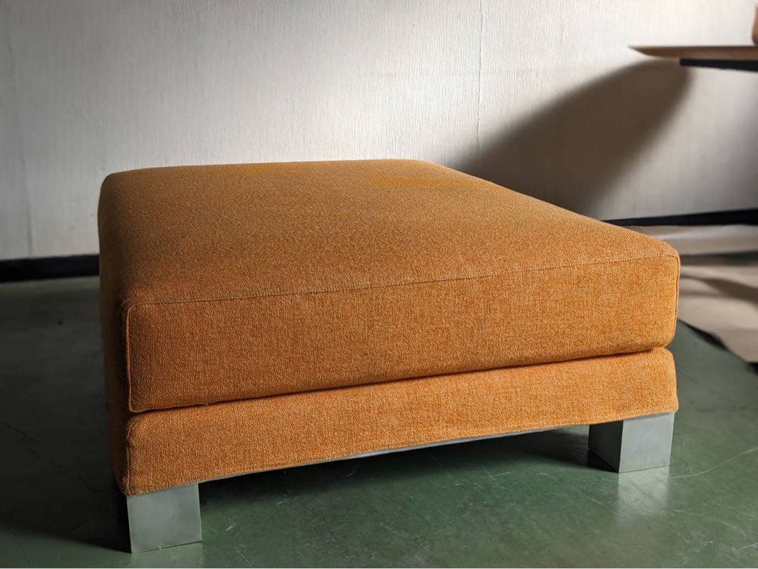 Meritalia orange ottoman オットマン　イタリア