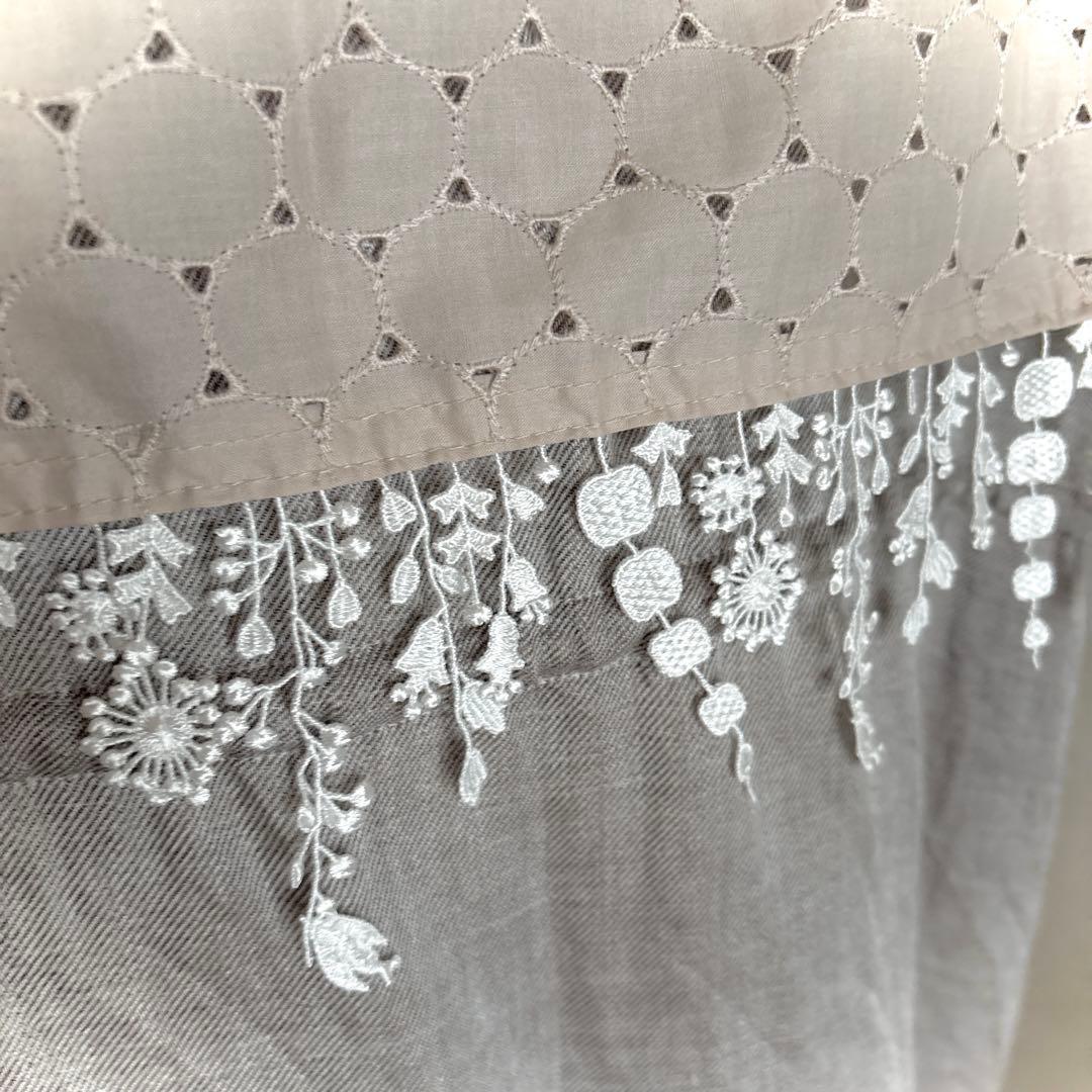 ワンちゃん☆ ミナペルホネンanemoneブローチとサークルレースストール