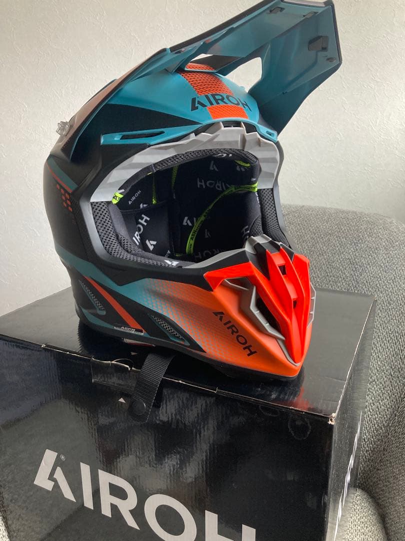 AIROH （アイロー）TWIST3 ヘルメット 青/オレンジ/黒