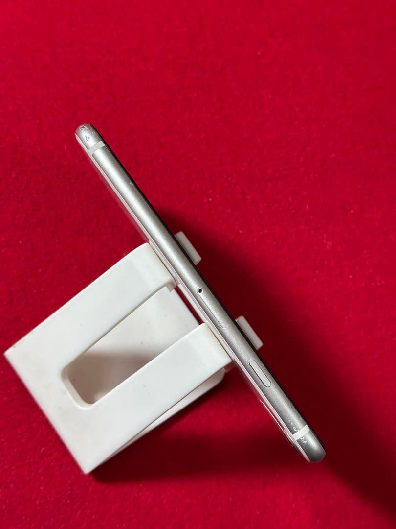 【3088】iPhone SE3第3世代スターライト 64GB simフリー