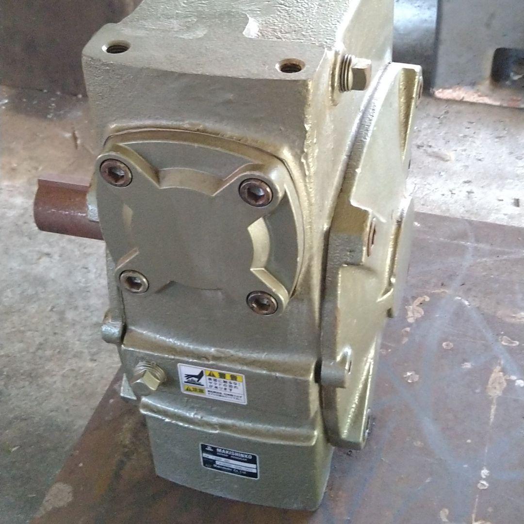 ウォーム減速機