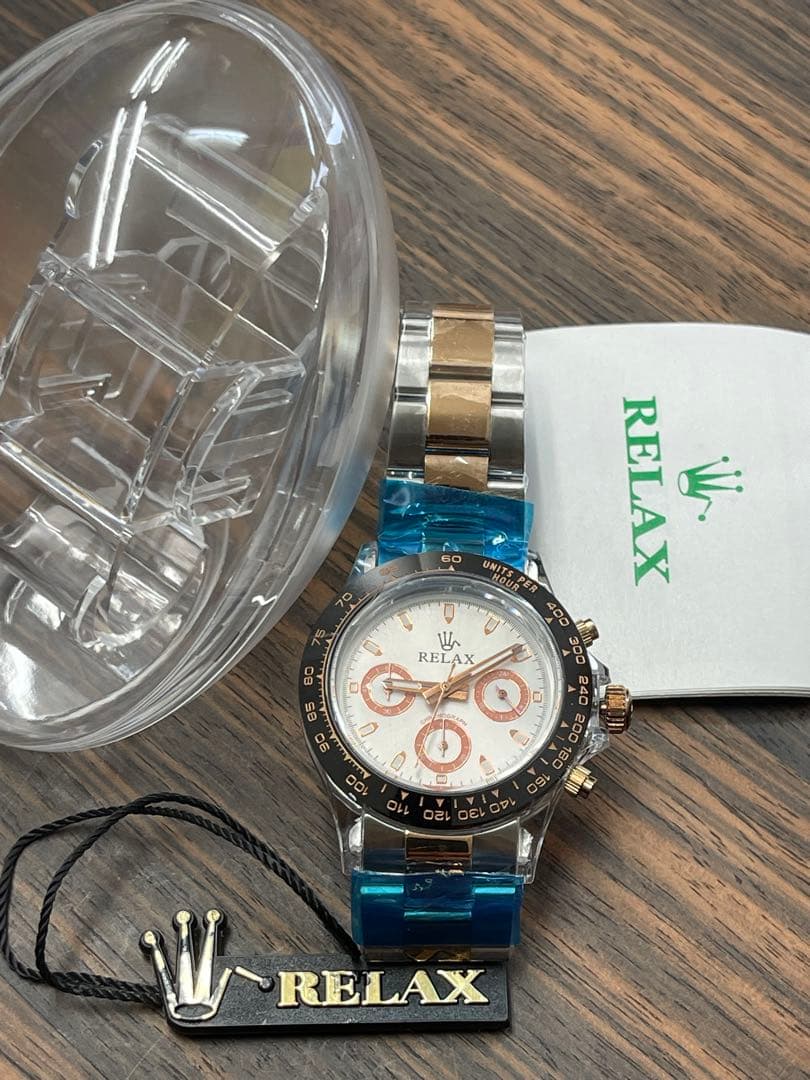 RELAX クロノグラフ 腕時計 ビンテージタイプ　ホワイト/ゴールド　文字盤