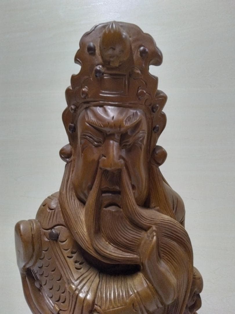 三国志    関羽像 　天然木彫り 置物 　2体