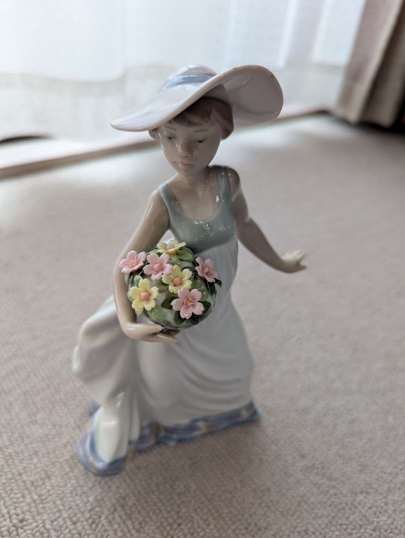 リヤドロ　LLADRO　春の花かご　サイン入り　置物　陶磁器