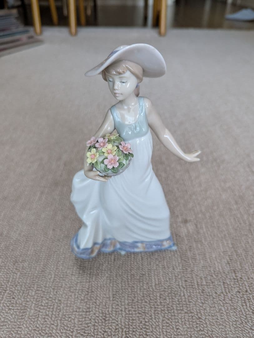 リヤドロ　LLADRO　春の花かご　サイン入り　置物　陶磁器