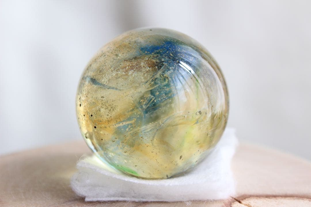 シエラネバダ産アンダラクリスタル　スフィア　マルチカラー（黄・青）
