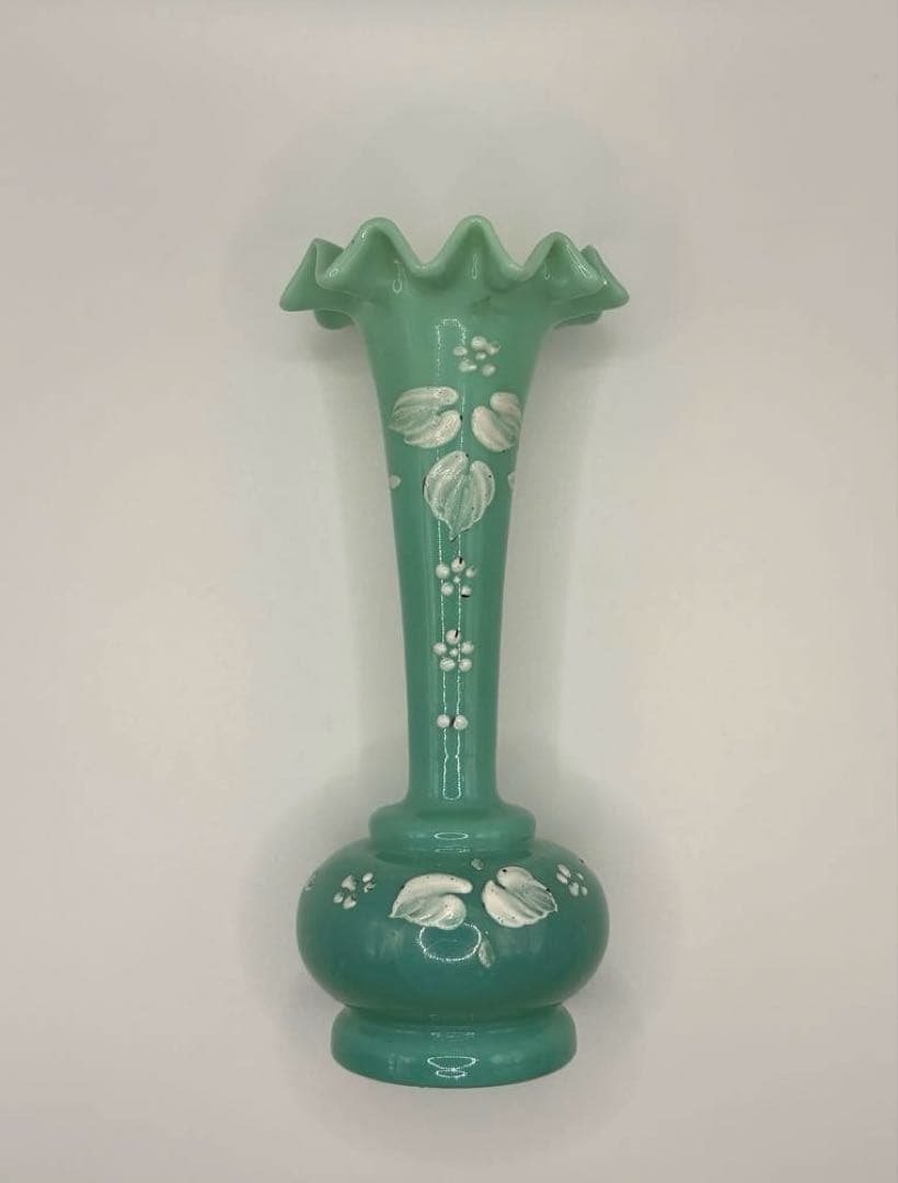 『フラワーベース / 花瓶』アンティーク グリーンオパールセントガラス