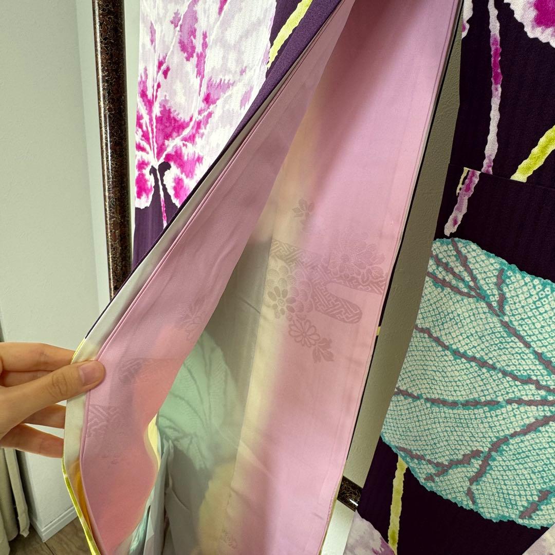 超美品　正絹　現代　振袖　小紋柄　成人式　着物　正絹　167 濃紫　水色　蓮葉