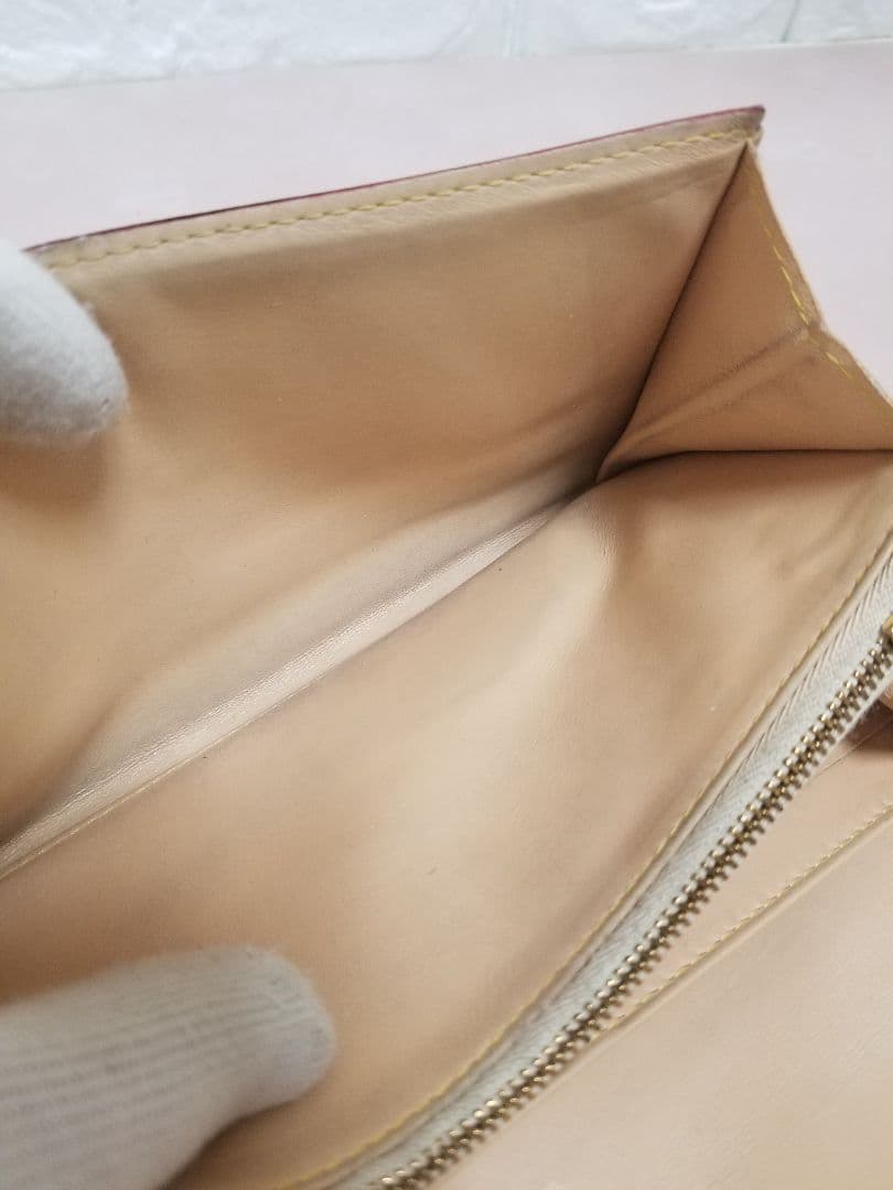 ルイヴィトン マルチカラー モノグラム 二つ折り財布 長財布 ホワイト系