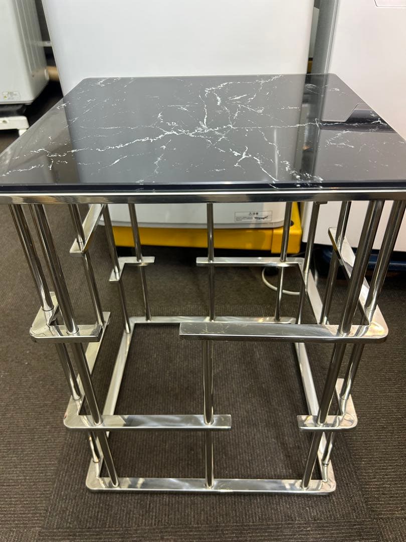 KARE DESIGN ローマシルバー　40×40 サイドテーブル