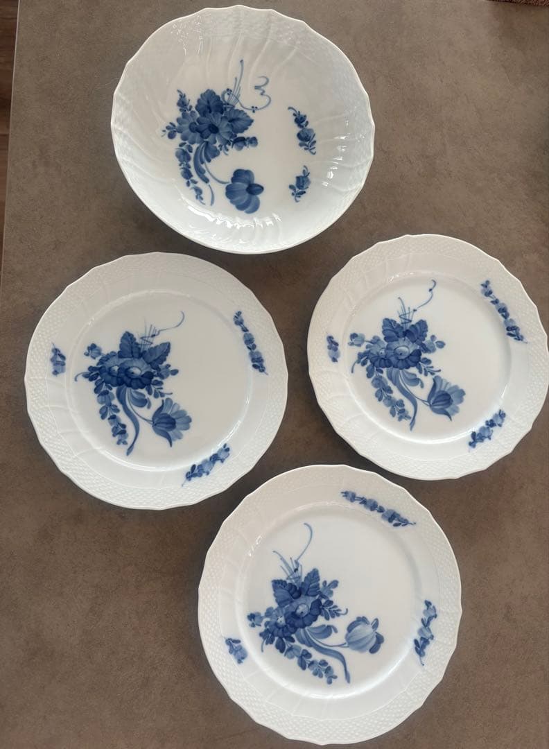 美品！ロイヤルコペンハーゲン　プレート3枚、ボウル（深皿）1枚　セット