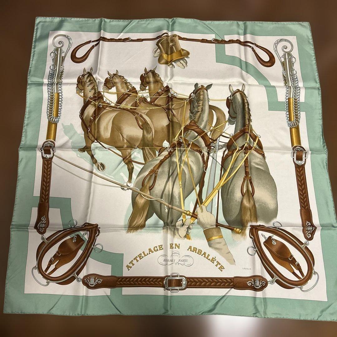エルメス　スカーフ　馬車弓形連結