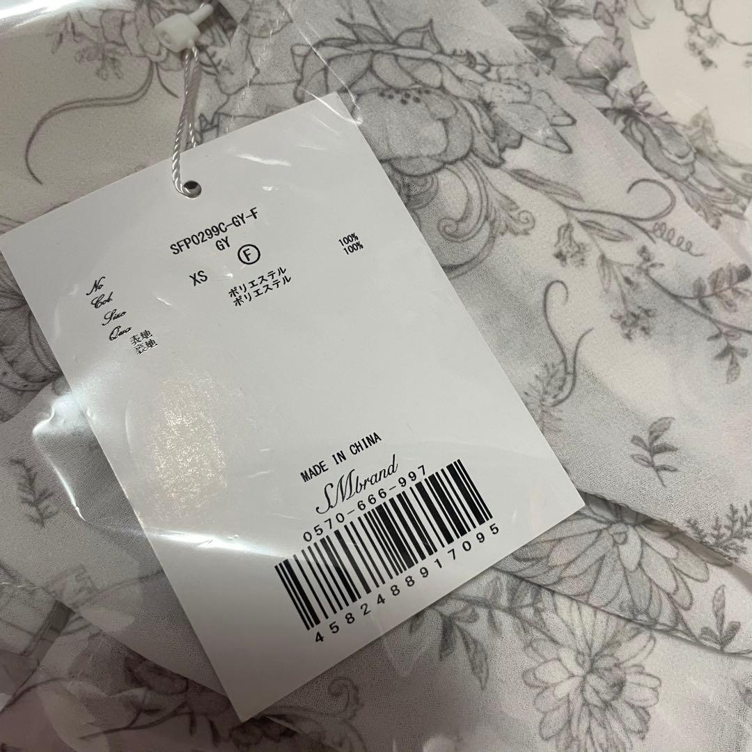 新品未使用　ミシェルマカロン　ロイヤルフルールケープブラウス　フリーサイズ