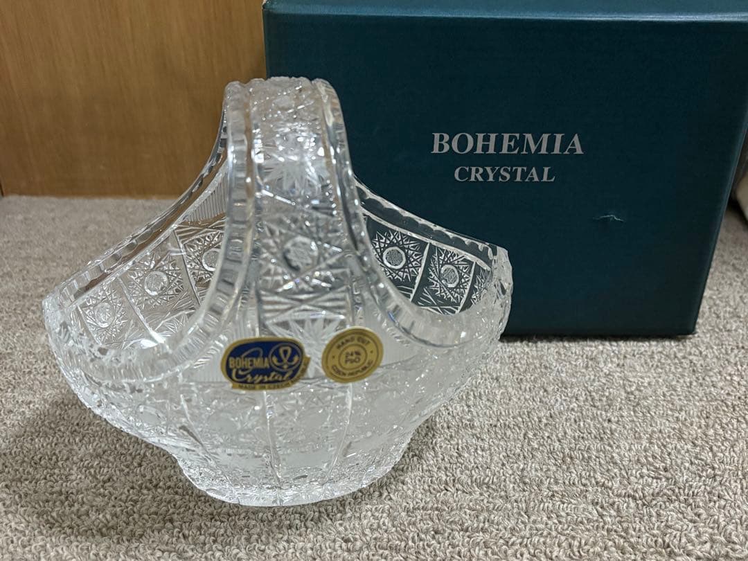 新品未使用　BOHEMIA CRYSTAL カットガラス花器　小物入れ　箱付き