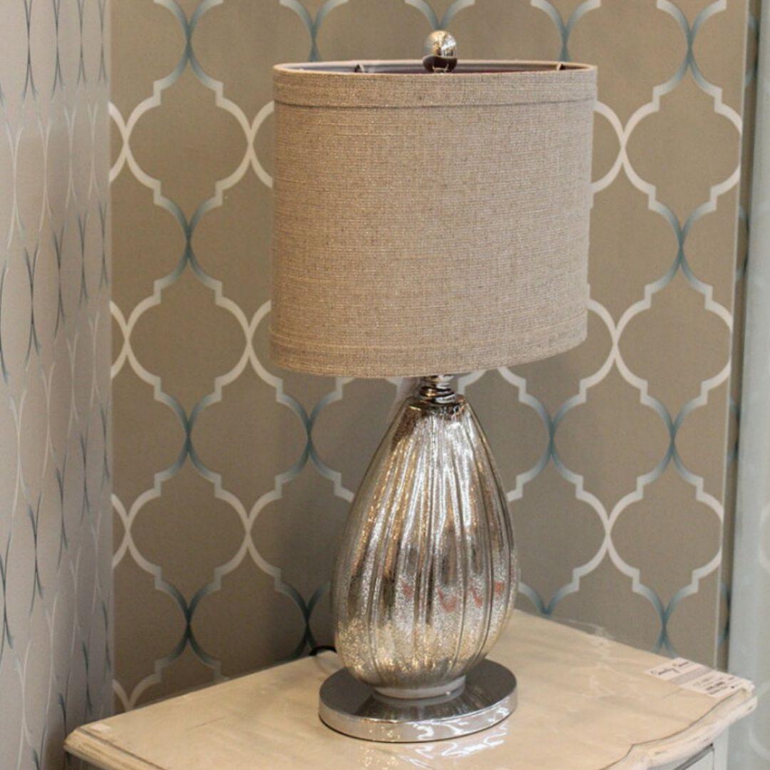 ヨーロッパ輸入　メタル&リネン使用　『ラメ入りシェードテーブルランプ』　シルバー
