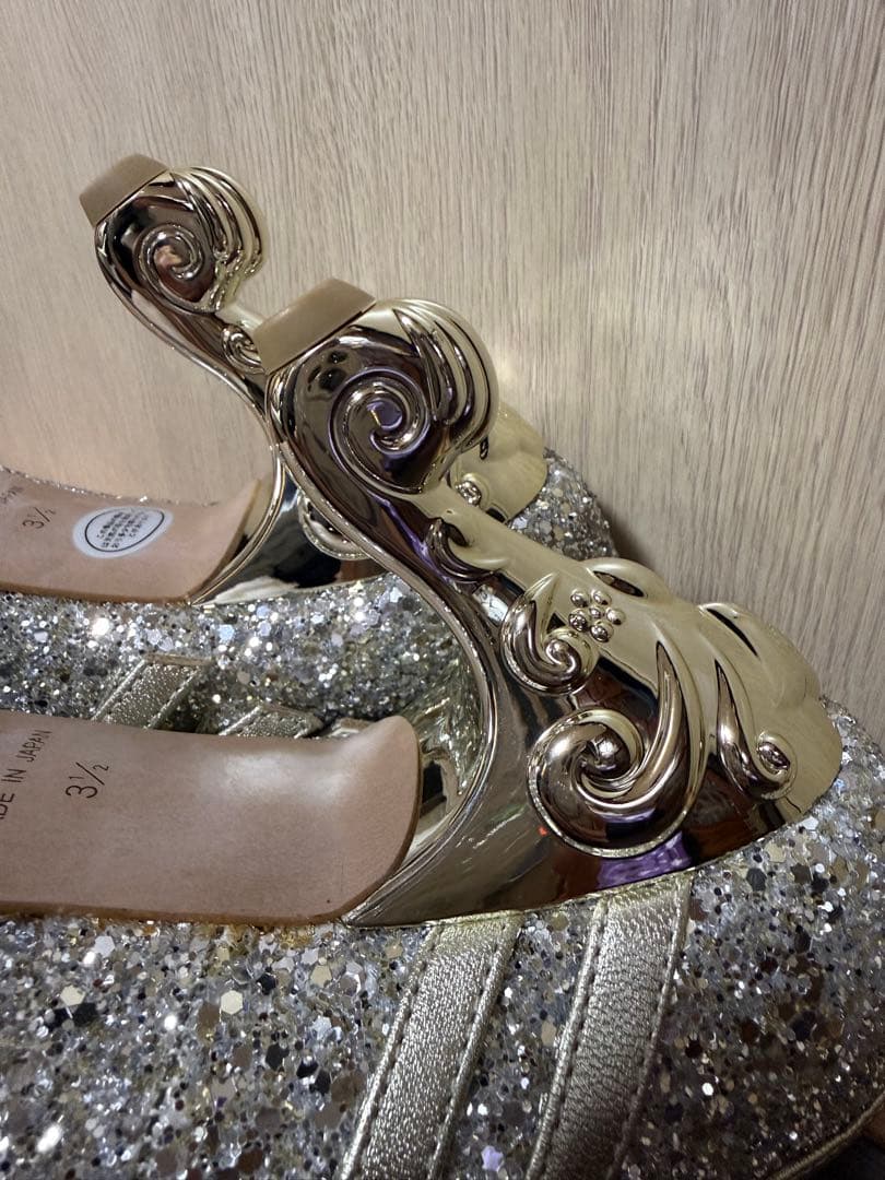 【新品・未使用】ANNA SUI シルバー グリッターパンプス