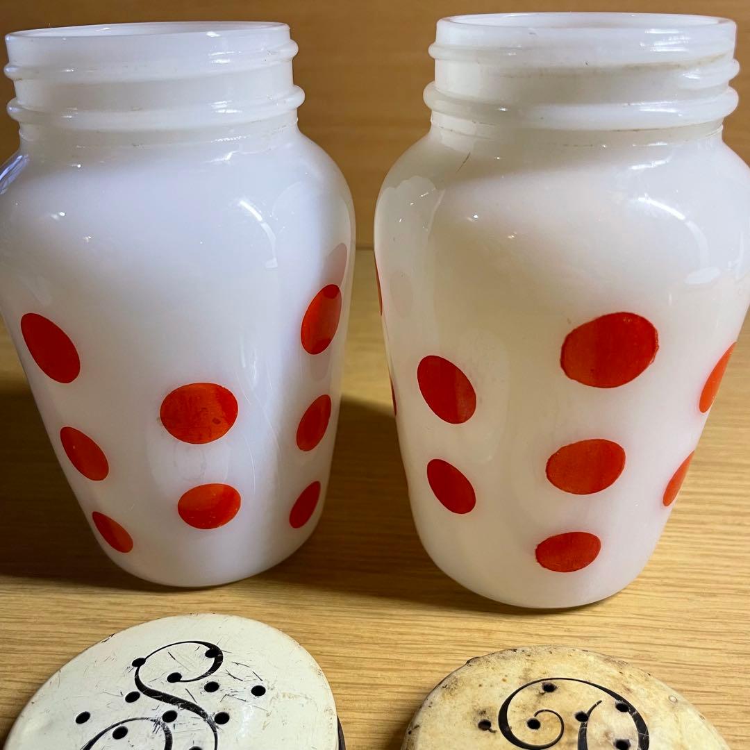 FireKing ファイヤーキング ソルト&ペッパー ポルカドット（赤）