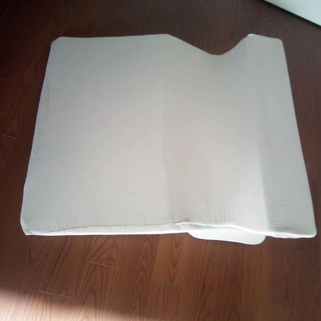 上半身を起こして呼吸がぐんとラクな姿勢 睡眠坂まくら SU-ZI(スージー)