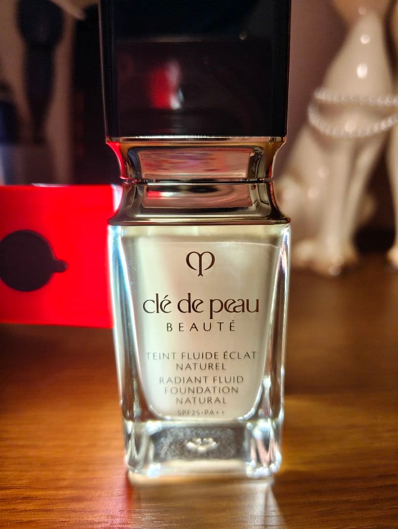 クレ・ド・ポーボーテ　タンフリュイドエクラナチュレル　オークル10