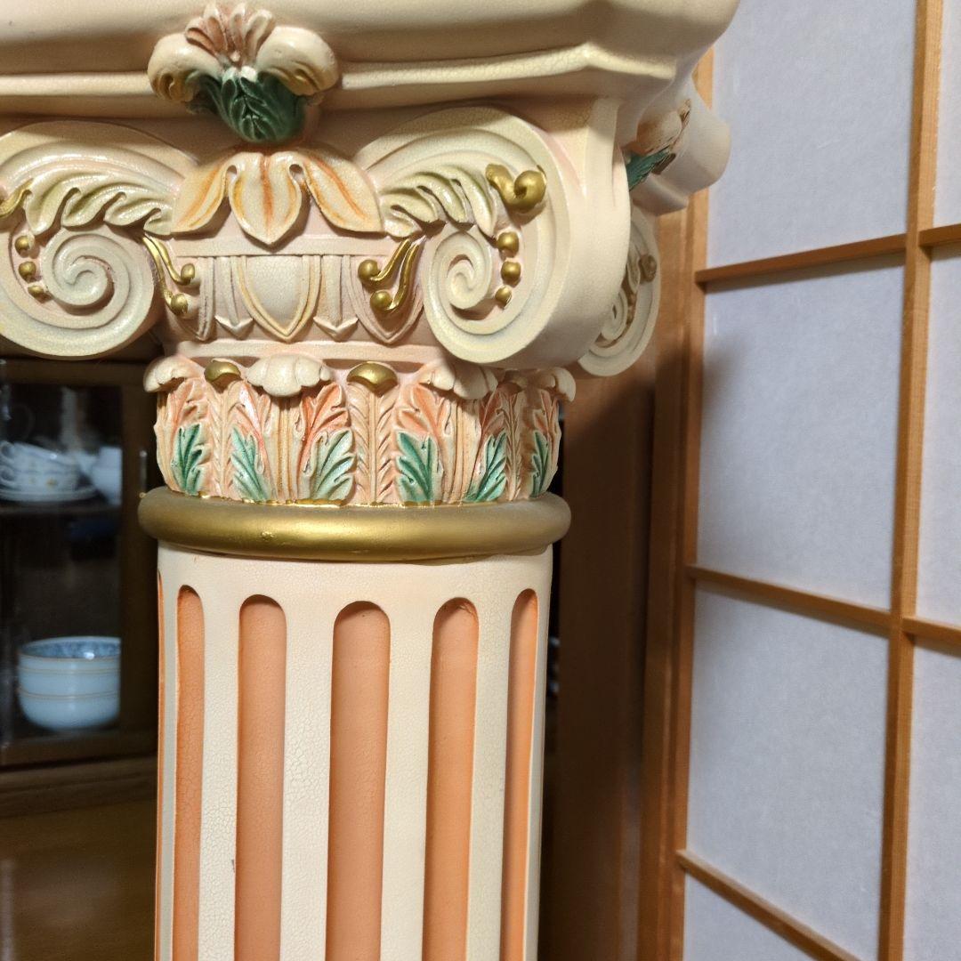 装飾的な花瓶スタンド