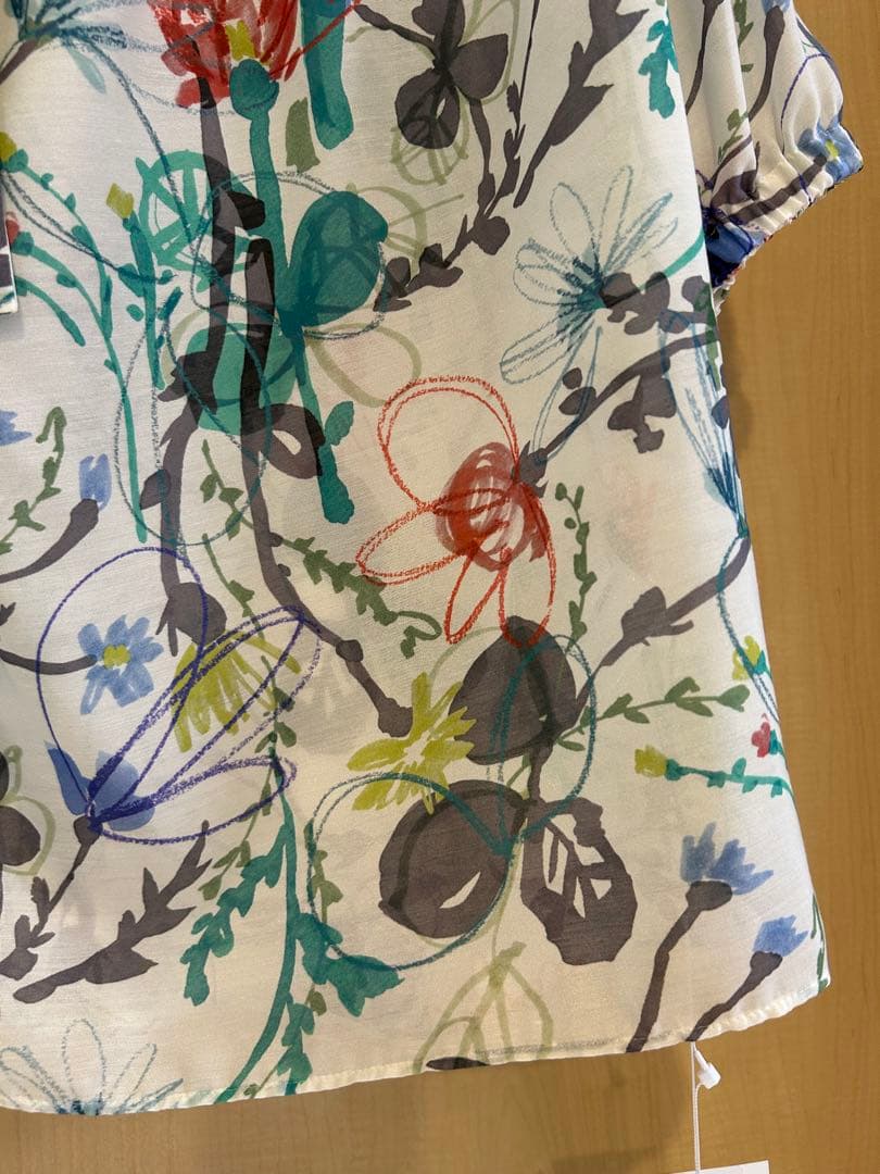 【新品タグ付き】トゥモローランドクーピーフラワープリントボウタイブラウス