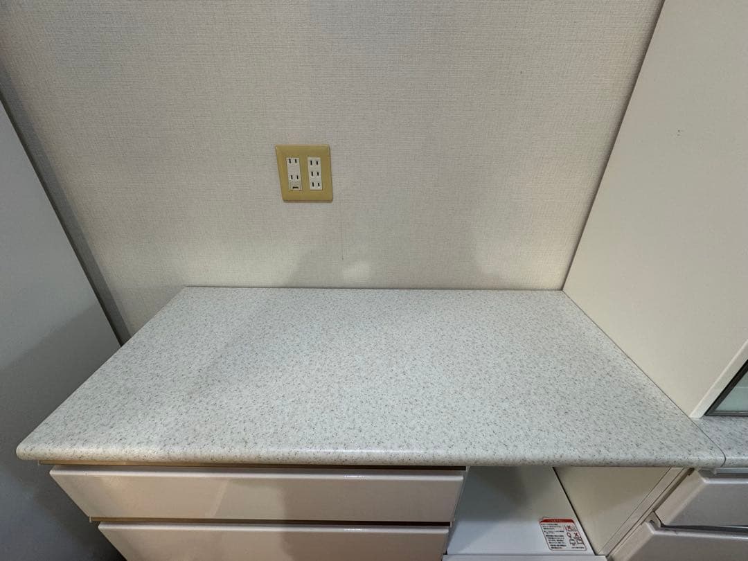 2023年購入ニトリキッチンボードアルミナ100ホワイトカウンター