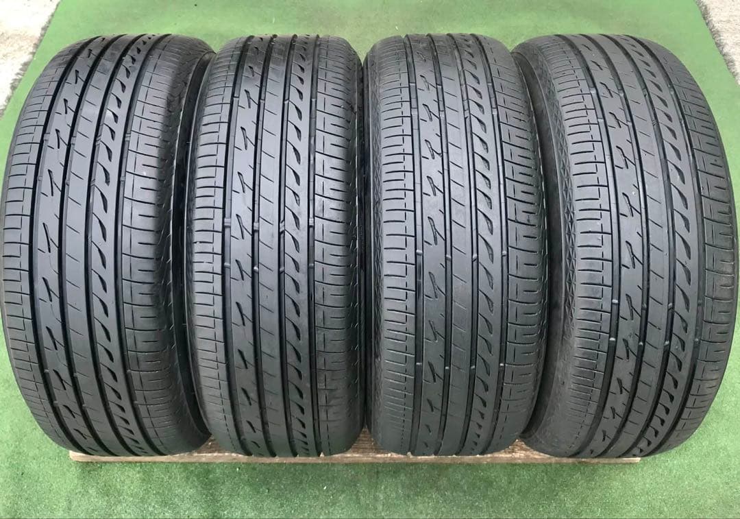 215/55 R17 BRIDGESTONE REGNOサマータイヤ 2024年