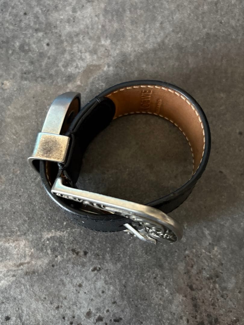 Loewe レザー バングル 黒 銀色バックル　ベルト　ロエベ