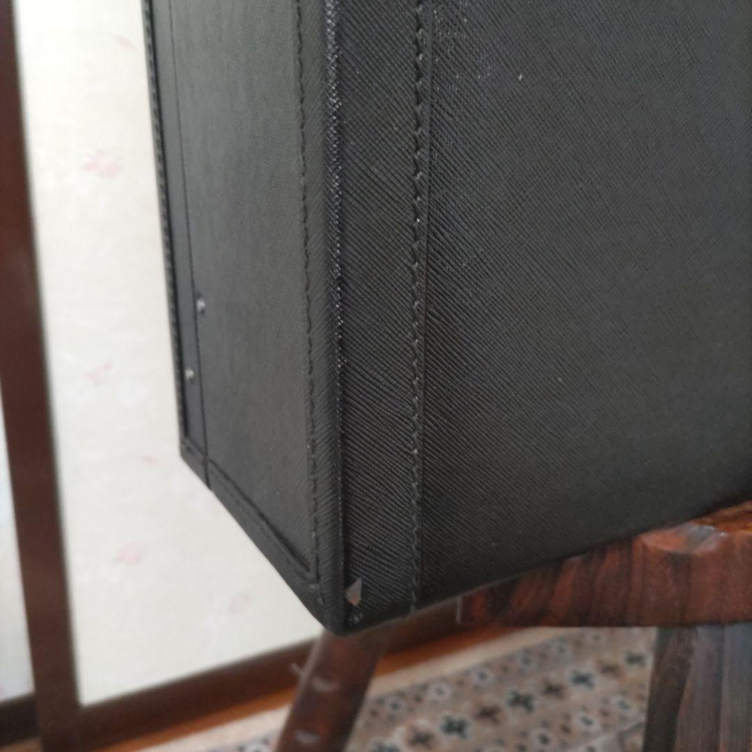 はちどりプラダ黒のビジネストランク