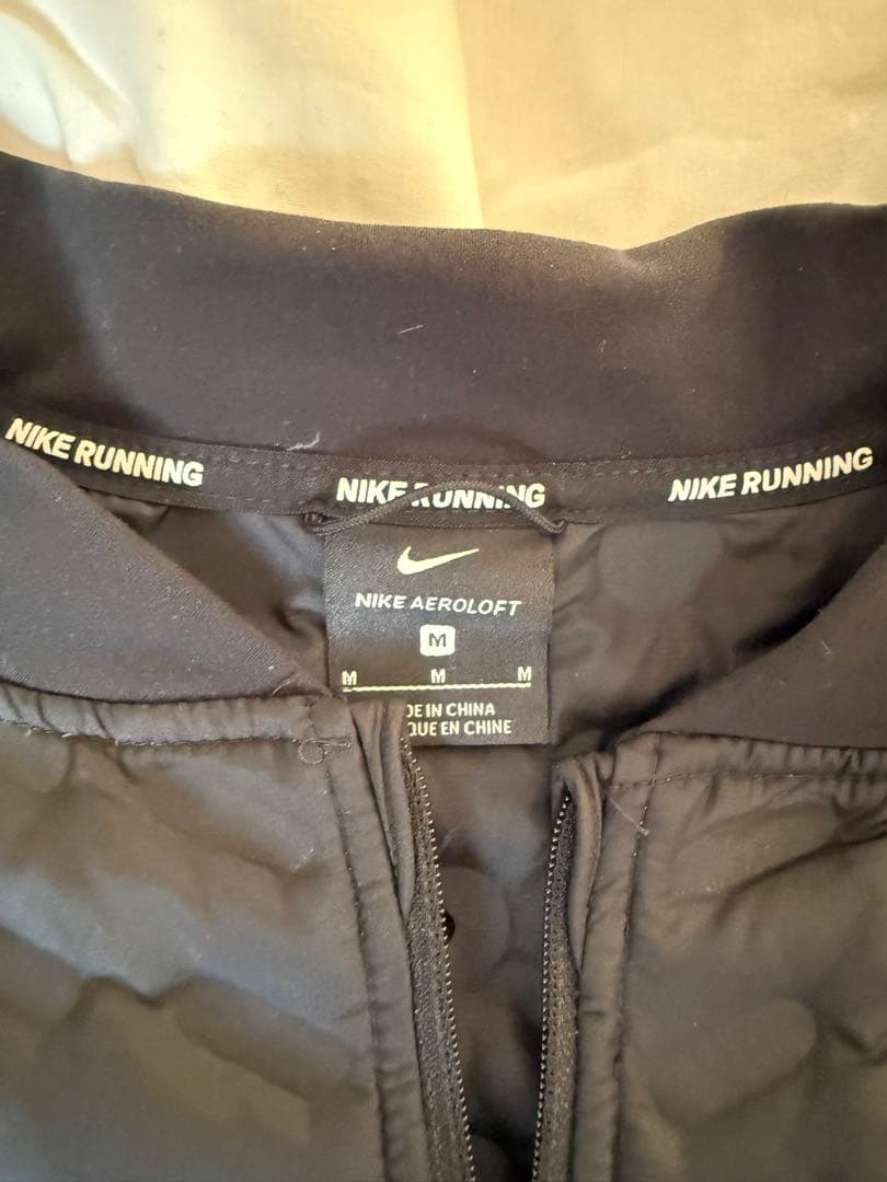 Nike Aeroloft ジャケット M ブラック