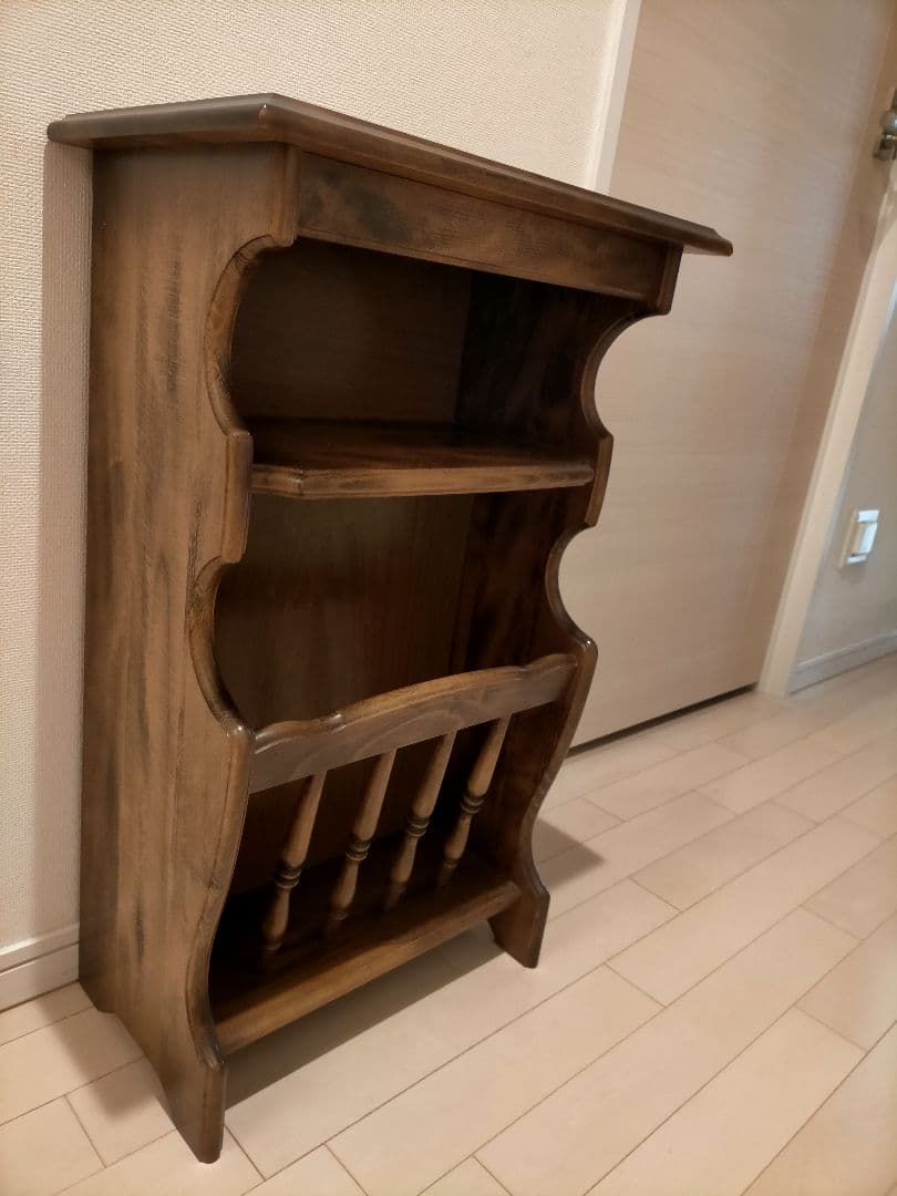 お値段変更です❢❢カリモク　コロニアル、ビンテージなマガジンラック